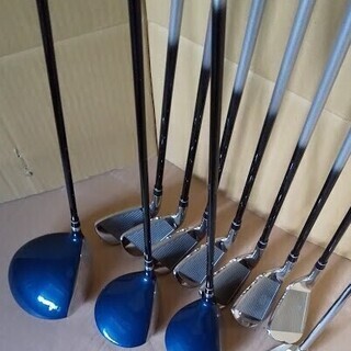 GOLFバック(中古SRIXON白)＋Roger King練習所のみ使用1セット 要りません