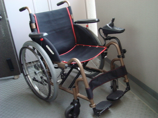 ★値下げ★【中古品】 ★アイシン精機製 電動車椅子 タオライトⅡーｍ★ 軽量21kg 折り畳み式：幅36cm コントローラ位置：左