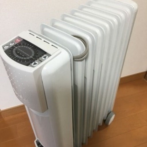 ストーブ　オイルヒーター　暖房機　ラジエター式