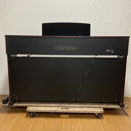 年内受渡可❣️上達の近道。3本ペダル高級電子ピアノ28000円 年内受渡可❣️上達の近道。3本ペダル高級電子ピアノ28000円