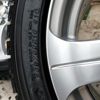 スタッドレスタイヤ 205/55R16 PCD100 レガシィ まだまだ使えます 引 