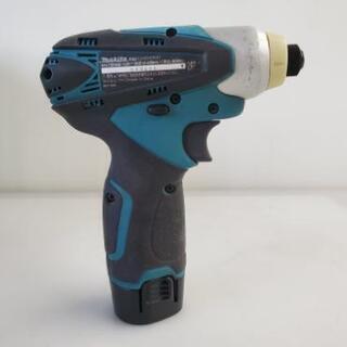 仙台市～マキタ 充電式インパクトドライバ（青）ＴＤ０９０ＤＷＸ リチウムイオン電池（ＢＬ１０１３）10.8Ｖ1.3Ａｈ２個付 ケース付属 仙台市～マキタ 充電式インパクトドライバ（青）TD090DWX