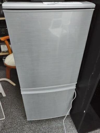 ノンフロン冷凍冷蔵庫 2ドア SHARP どっちも付け替えドア 137L