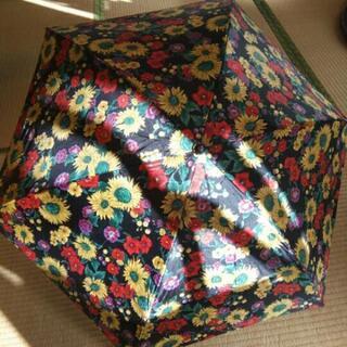 レディース　花柄模様の折りたたみ傘
