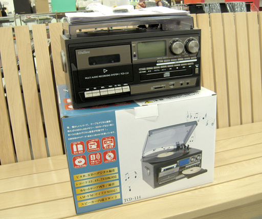 数回使用のみ レコードプレイヤー コンパクトマルチプレーヤー カセット、ラジオ、CD、USB/SD対応 TCD-114 苫小牧西店