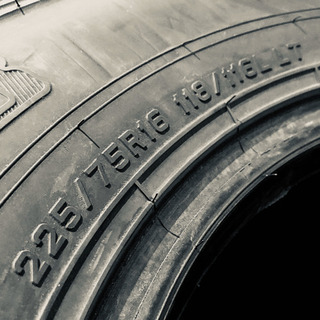 225/75r16 スタッドレスタイヤ4本