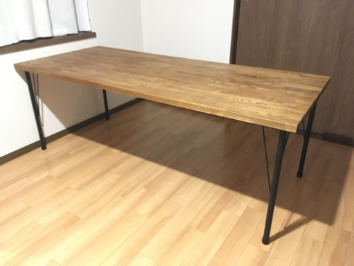 テーブル　大きめサイズ