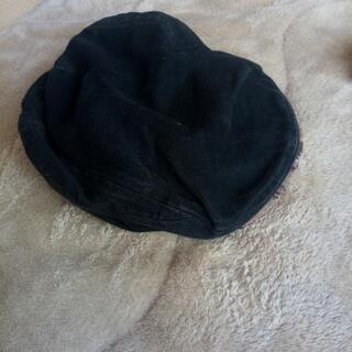 黒のハンチング帽