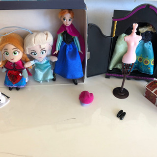 【お取引中】アナと雪の女王　人形　ディズニーストア　