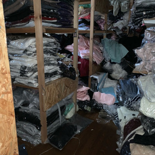 服装 バックなど 大量  閉店  激安