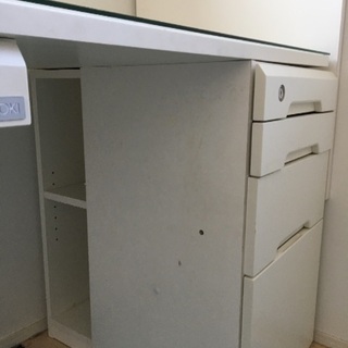 きれいです。ITOKI 学習机、最終値下げ。定価13万円相当、事務机にも 