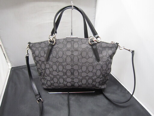 美品】コーチ レザー斜め掛けショルダーバック 美品 COACH 美品】コーチ レザー斜め掛けショルダーバック 美品 COACH