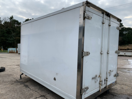 またまた入荷　人気の保冷車コンテナ倉庫☆キレイ No.327 保冷バン 2t アルミ箱 バイク倉庫 トラックコンテナ コメ保管