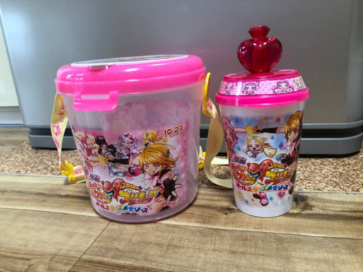 各2500円 ポップコーンケースとタンブラー