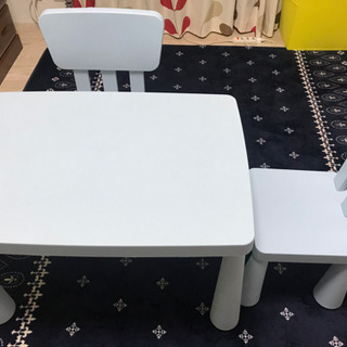 IKEAの子供用のテーブル&チェアーです(o^^o)