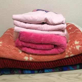 タオルケット毛布3枚＆シーツ3枚＆ネイルケアキット
