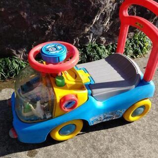 トーマスの車。手押し車。乗り物おもちゃ