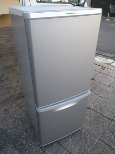 ■配達可します。■パナソニック 138L 2ドア 冷凍冷蔵庫  2013年製 NR-B145W-S