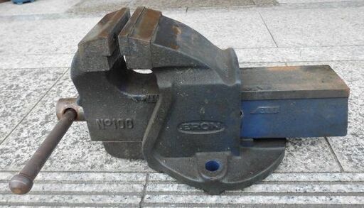 万力 バイス ナベヤ 【NO.100】口幅約10.5cm(105mm)×口開き約11.5cm(115mm)