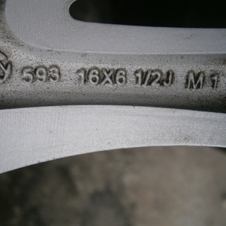 早者勝!!　プリウス等に　美品アルミホイール + スタッドレス　4本セット