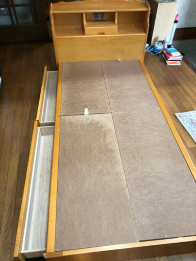 引出し、収納付きベッド