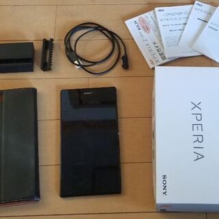 6.4インチ大画面、黒のXPERIA Z ULTRA です