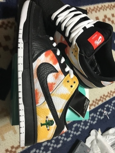 入手困難❗️超レア❗️NIKE SB DUNK LOW RAYGUN