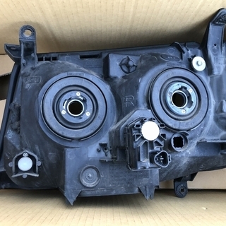 ランクル 100 後期 純正 ヘッドライト 左右セット used