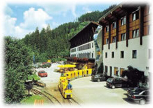 【正規品】ラジウム鉱石ハイルシュトレンストーン 3kg 正規品】ラジウム鉱石ハイルシュトレンストーン 3kg 【公式通販】