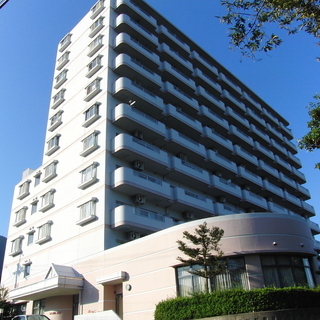 近江舞子のリゾートマンション 琵琶湖の眺望が抜群の高層階角部屋です