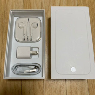 【引き渡し決定しました】iPhone 7の箱  充電ケーブル イヤホン