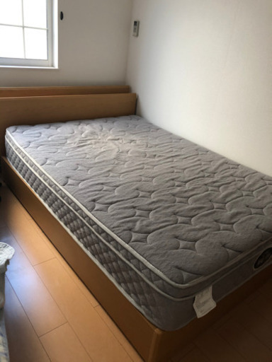 ダブルベッド 19日まで!!