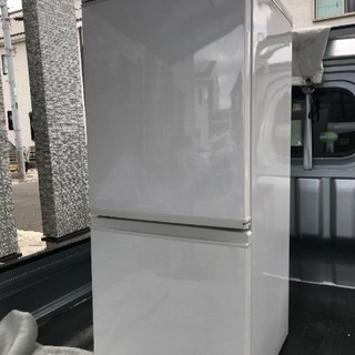 取引中2017年製シャープホワイト冷凍冷蔵庫千葉県内配送無料。設置無料。