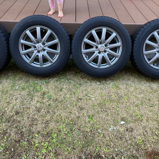 商談中　スタッドレスタイヤ、ホイール4本セット