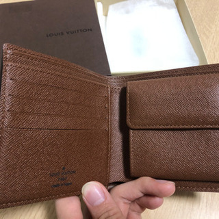 ルイヴィトン  モノグラム　二つ折り財布　箱付き