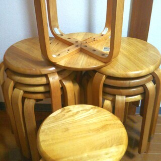 【最終値下げ】木製 丸椅子１０脚セット／イス・チェア・いす・木の椅子