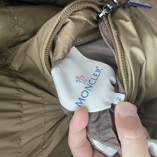 モンクレール　メンズダウン(リバーシブル）　カーキ希少色