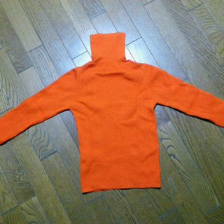 オレンジのセーター　