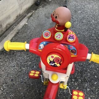 ★ 発送可 ★ ブザー付おでかけ三輪車 それいけ！アンパンマン デラックスII レッド