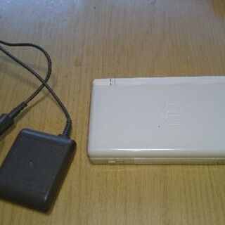 【値下】NINTENDO DS lite 本体(充電器付き)