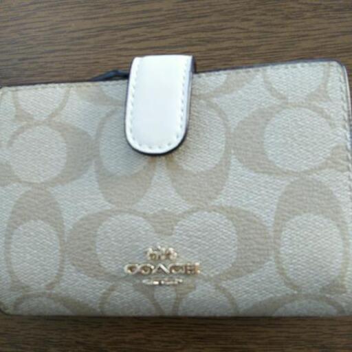 新品未使用　COACHコーチ 二つ折り財布 シグネチャー