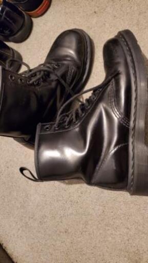 dr.martens 8ホール オールブラック
