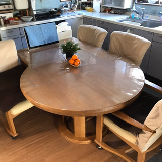ダイニングテーブル&イス（値下げ中）