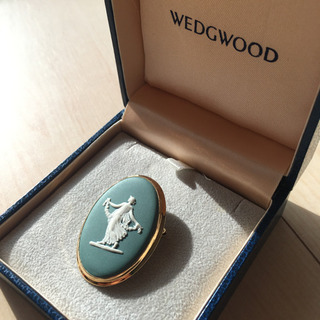 WEDGWOOD ブローチ