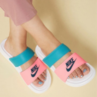 NIKE ベナッシ