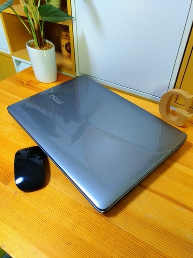 corei5メモリ6GでSSD搭載の超高性能PC♪　SSD128G★　薄型軽量！　光沢メタリックシルバーがかっこいい☆　　高速★　　MSIパソコン　最新Windows10　64Bit　　高級感　15.6インチ大画面　音質がいい！　テンキー＆マウス付き 　ノートパソコン　無線LAN　Wi-Fi対応 　DVDドライブ