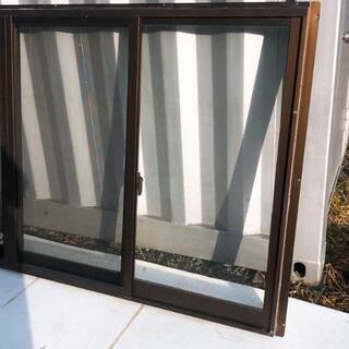 網戸付き
4枚窓
一重窓