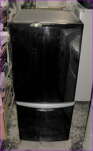 ナショナル NR-B142J-ｋ 冷蔵庫135L 2007年製 黒 - 生活家電