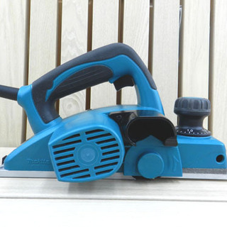 マキタ 電気カンナ KP0800ASP 切削幅82mm 替刃式 二重絶縁 ブレーキ付 鉋