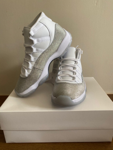 靴 JORDAN11